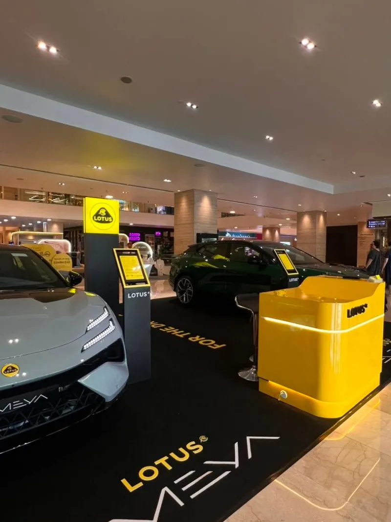 Lotus Roadshow-03